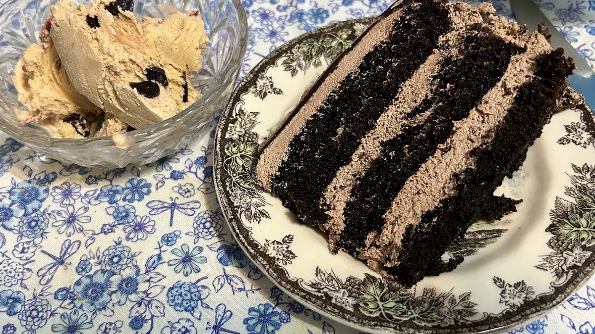 Cakes & Bakes East Ham – cake shop in Plashet, London
